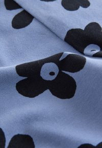No seleccionado, blue large floral