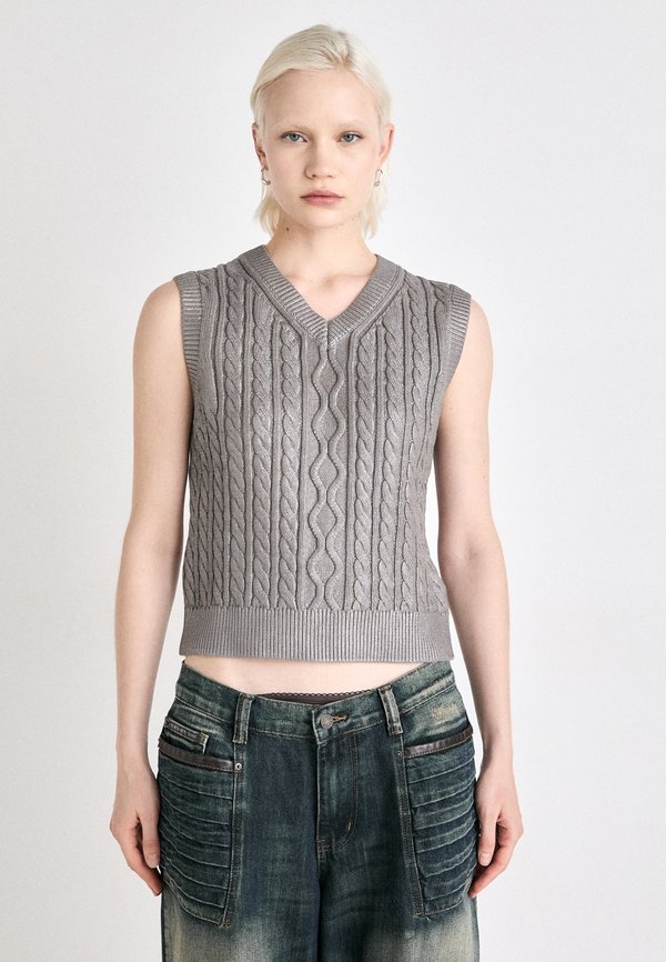 TALLIE CABLE VEST - Jumper