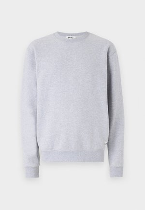 Hallituspuu värvi puuvillane sweatshirt, millel on ümmargune kaelus, pikad varrukad ning soonikkoes otsad ja äär. Omab väikest logotagi allservas.