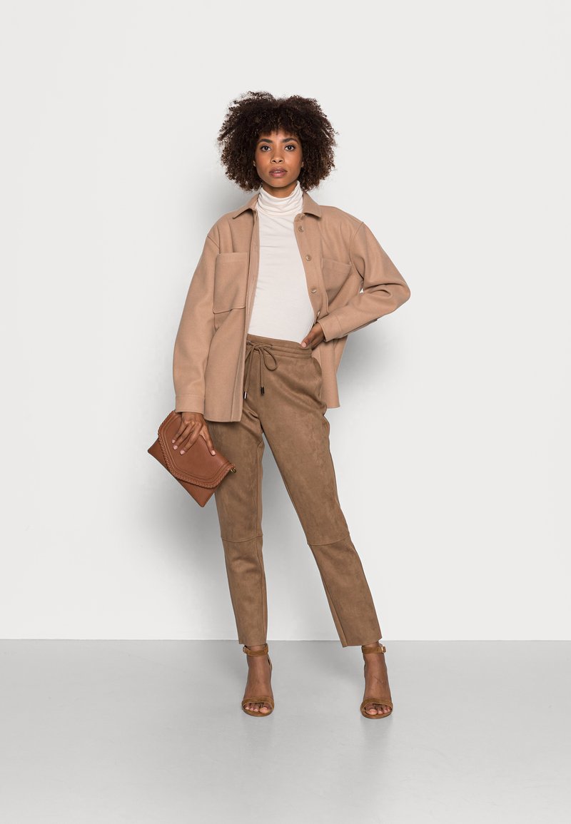 Damen Chinos | Kaffe DORIA PANTS Stoffhose amphora/braun - VD29564 Damen Chinos | Kaffe DORIA PANTS Stoffhose amphora/braun - VD29564