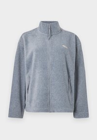 Ανοιχτό γκρι φλις μπουφάν με ψηλό γιακά, μπροστινό φερμουάρ και δύο εξωτερικές τσέπες με φερμουάρ, με διακριτική λεπτομέρεια λογότυπου στο στήθος.