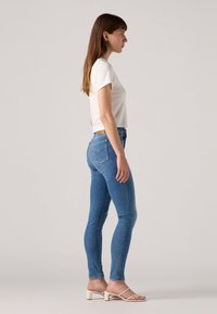 Levi's® 721™ HIGH RISE SKINNY - Vaqueros pitillo - tenacious medium