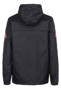 Czarna, lekka kurtka z kapturem, z elastycznymi mankietami i częściowo widocznymi czerwono-białymi łatami z logo na obu rękawach.