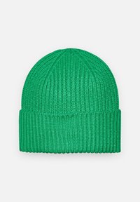 Unselected, green apple