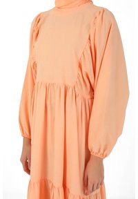 Modanisa REFKA - Maxikjoler - orange