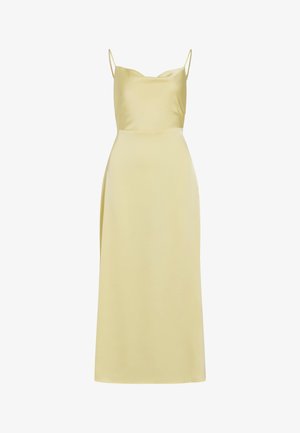 Vestito sottoveste in raso giallo chiaro con sottili spalline spaghetti e gonna fluente fino alla caviglia.