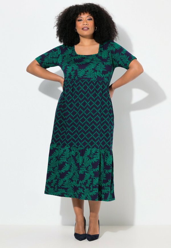 SHORT SLEEVE SQUARE NECK POCKET  - Strickkleid - cloverleaf