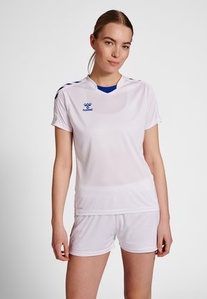 Hvid sportsjersey og shorts sæt med blå accenter, korte ærmer, v-hals og logo på brystet. Letvægts, fugttransporterende stof.