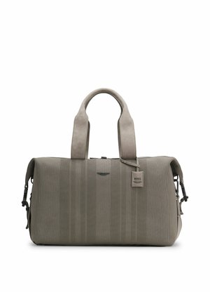 Weekender - open grey seventeen