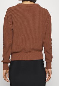 Minimum Sweter