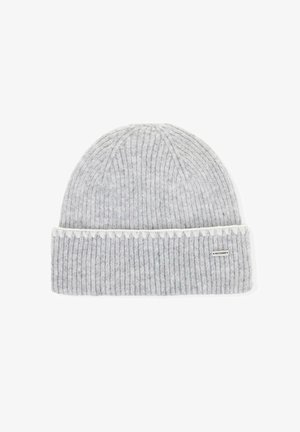Gorro de punto acanalado gris con un diseño blanco scallopado a lo largo del borde. Presenta una pequeña etiqueta de la marca en un lado. Textura suave.