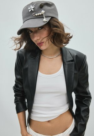Stradivarius, MILITARY CAP WITH BEADS - Caps - light grey