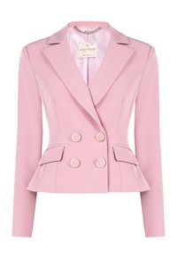 Dubbelzijdige roze blazer gemaakt van soepel materiaal met lange mouwen, gekartelde revers en ronde accenten in goudkleur op de zakken.