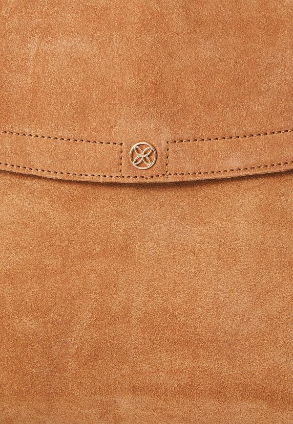 LEATHER - Laptop bag - cognac4
