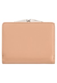 Portafoglio in pelle beige semplice con una superficie liscia, dotato di una chiusura in metallo argentato e un design pulito e minimalista.