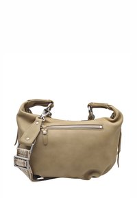 Sac à main en cuir beige au design souple, avec fermeture éclair supérieure et poche avant zippée. Comprend une bandoulière réglable texturée et des ferrures argentées.