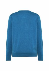 Pulover tricotat albastru, cu guler rotund, mâneci lungi, manșete și tiv cu model în relief, textură netedă cu o culoare uniformă pe toată suprafața.
