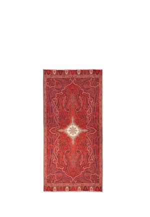 Tapis rectangulaire rouge avec des motifs cachemire et floraux complexes, présentant un design symétrique et un médaillon central blanc en forme de losange.