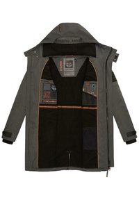 Jachetă izolată gri cu glugă, cu accente portocalii, mai multe buzunare interioare și un fermoar frontal. Căptușeală moale pentru căldură.