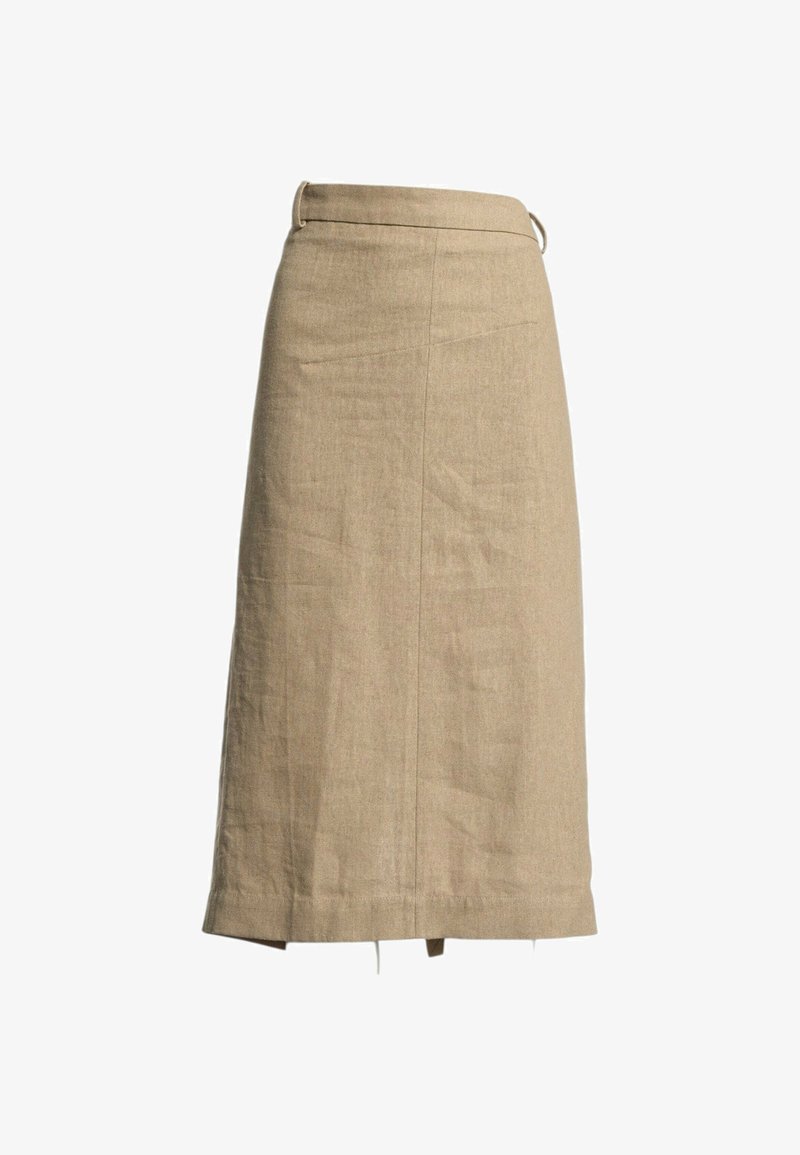 Jupe beige longueur genou avec taille ajustée, détails subtils sur les coutures et coupe droite légèrement évasée.