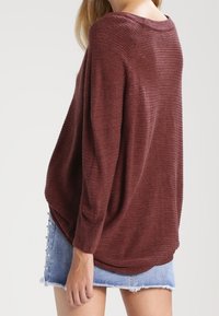 JDY Stickad tröja - brown