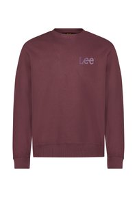 Bordowa bluza z okrągłym dekoltem, długimi rękawami i fioletowym logo Lee na piersi. Wykonana z miękkiego materiału bawełnianego.