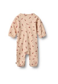 Mameluco de color rosa pálido con relieve y mangas cortas abullonadas, que presenta un estampado floral rojo en todo su diseño y puños elásticos en los tobillos.
