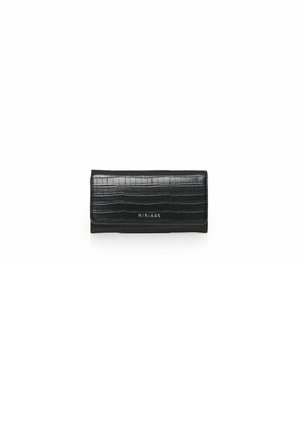 Portafoglio nero con texture a coccodrillo, finitura liscia, forma rettangolare, decorato con un logo dorato e chiusura a soffietto.