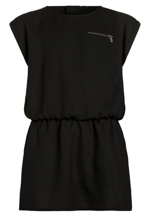 Robe noire avec une coupe décontractée, des manches courtes et une taille élastique. Comprend une poche zippée sur la poitrine. Tissu lisse et fluide.