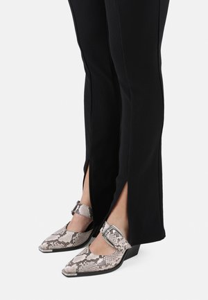 KOLE - Pantolette hoch - oatmilk/white/black