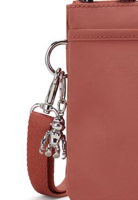 Kipling RIRI BE - Axelremsväska - grand rose