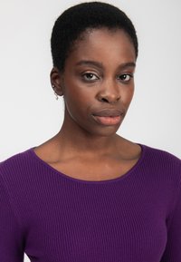 INFLUENCER RUCHED HEM - Strickpullover - purple