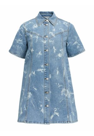 Hellblaues Denim-Kleid mit kurzen Ärmeln, gebleichten Mustern, silbernen Druckknöpfen an der Vorderseite und spitzem Kragen.