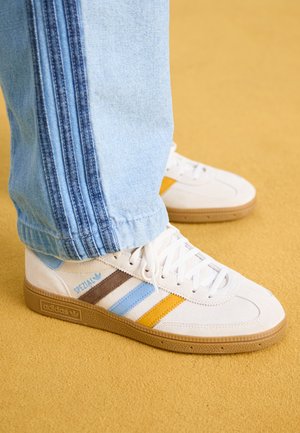 HANDBALL SPEZIAL - Αθλητικά παπούτσια - cloud white/light blue/earth strata