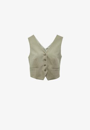 Gilet beige con scollo a V, cinque bottoni e due tasche frontali. Forma sartoriale con texture liscia e design della schiena a scollo basso.