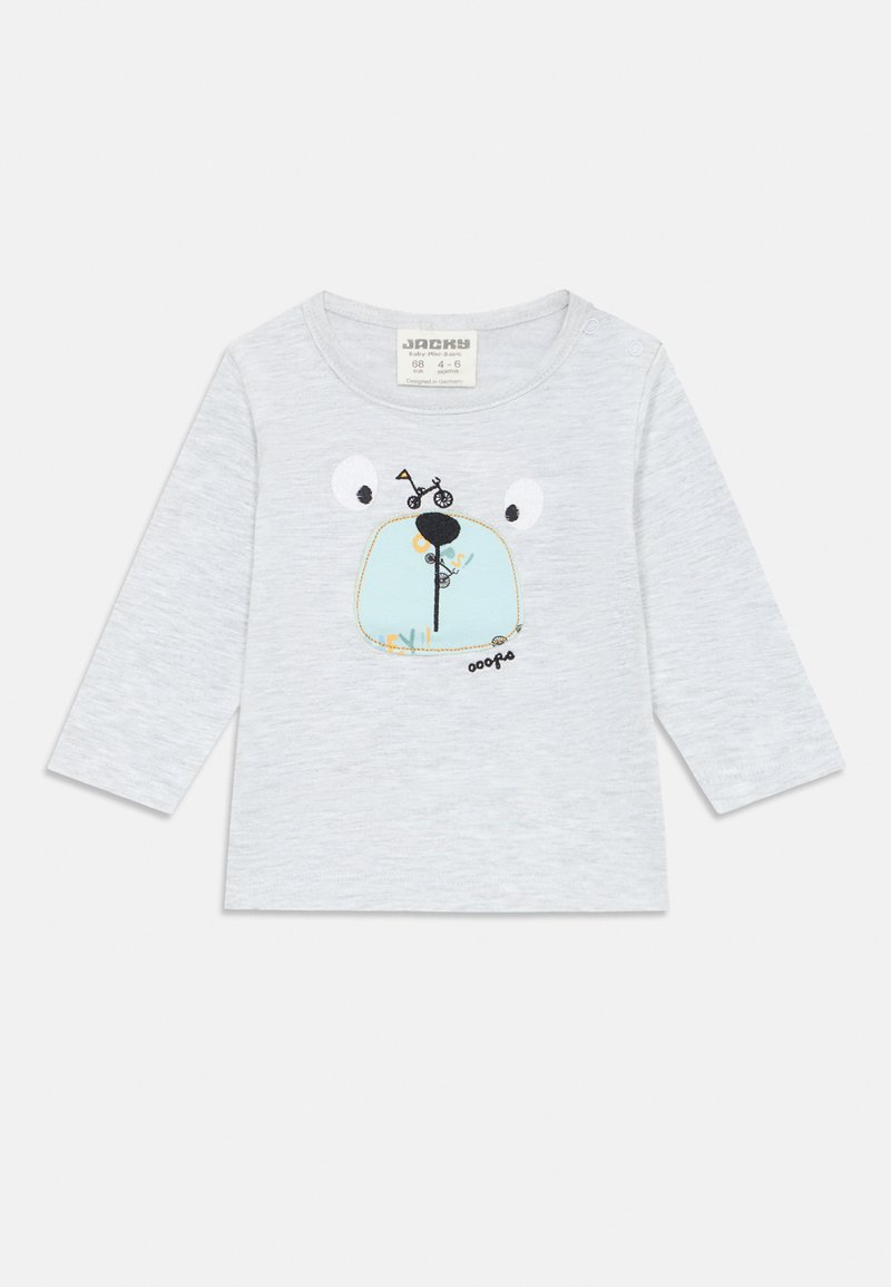 Camisa de manga longa cinza claro, feita de tecido macio, com um design de cara de urso com grandes olhos, detalhes bordados e uma ilustração divertida de uma bicicleta.