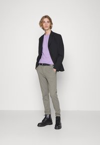 Tommy Jeans SLIM JASPE CREW NECK - T-shirt básica - violet viola
