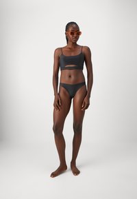 ONLY ONLAMALFI PEEK A BOO SET - Bikini - black
