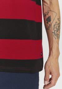 Solid SDVICENTE - T-shirts print - scarlet sage