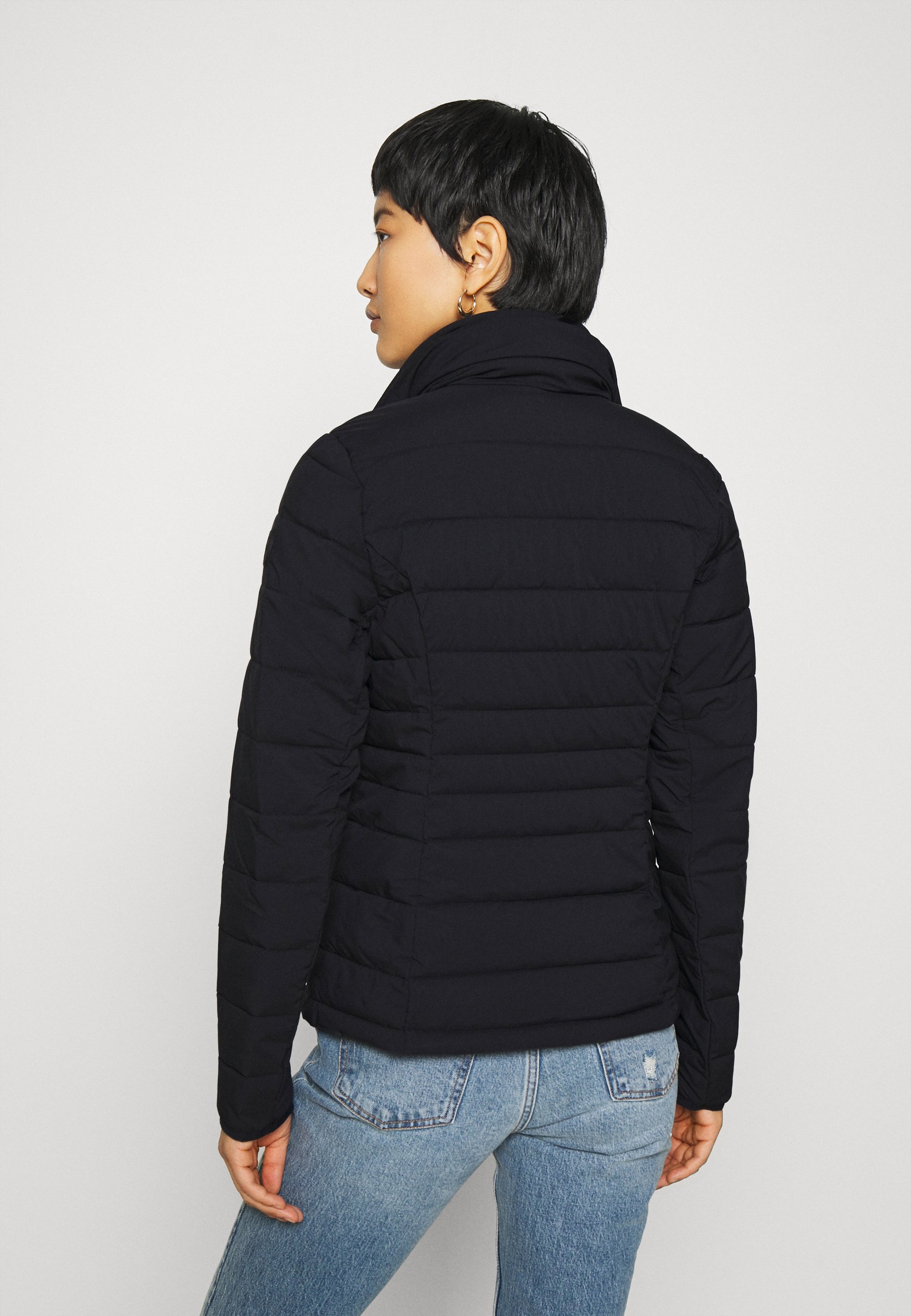 Abercrombie & Fitch PACKABLE PUFFER POLY Lett jakke Abercrombie & Fitch PACKABLE PUFFER POLY Lett jakke