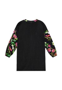 Svart långärmad skjorta med ärmar med blommönster i livliga rosa och gröna nyanser, tillverkad av mjukt tyg med en avslappnad design.