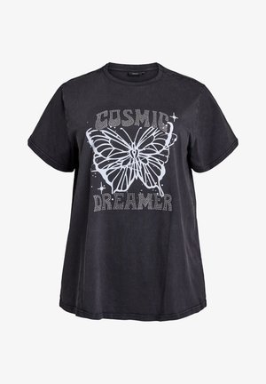 Čierne bavlnené tričko s bielou grafikou motýľa a nápisom "KOZMICKÝ SNIČ", doplnené o malé cvoky pre zvýraznenie. Krátke rukávy, kulatý výstrih.