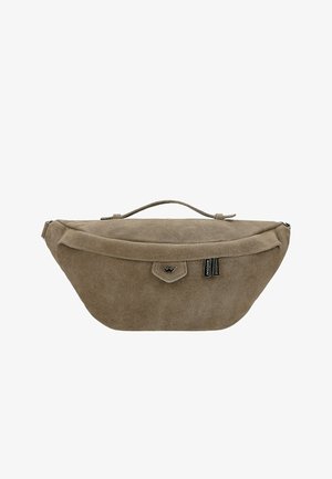 Suède taupekleurige heuptas met voorvak met rits, bovenhandvat en verstelbare band, met een klein metalen logo en stoffen labels.