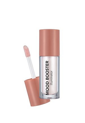 Klarer Behälter des Mood Booster Illuminators mit metallic-roségoldenem Verschluss, Applikatorstab mit weichem, schräg geschnittenem rosafarbenen Schwammapplikator daneben.