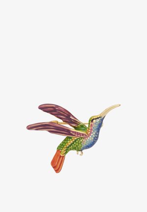 Värviline emailitud kolibri broshe, millel on rohelised, sinised ja lillad sulejad, kuldsed aktsendid ning keeruline detailitöö tiibadel ja kehal.