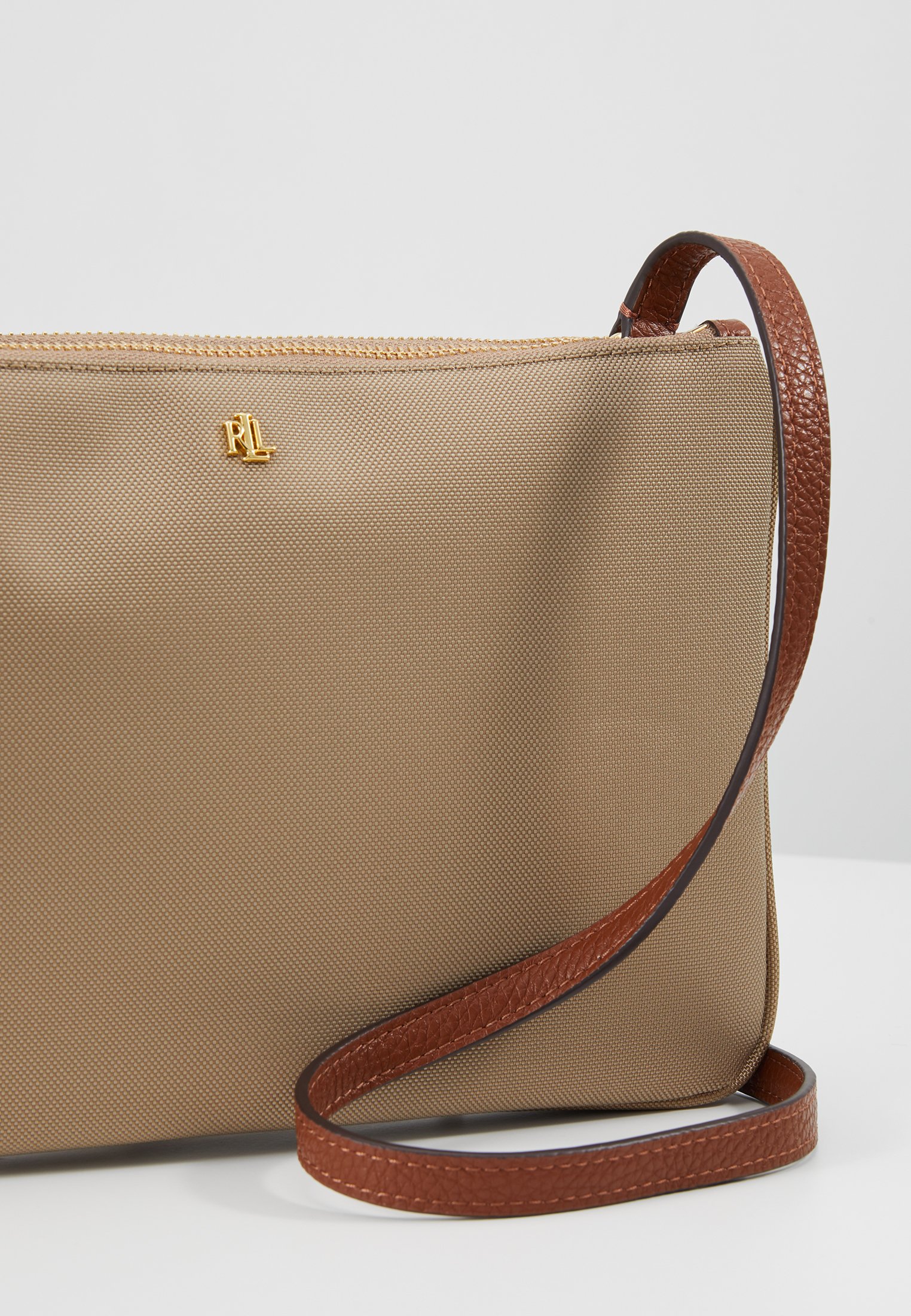 Women CARTER CROSSBODY MEDIUM - Across body bag Women CARTER CROSSBODY MEDIUM - Across body bag
