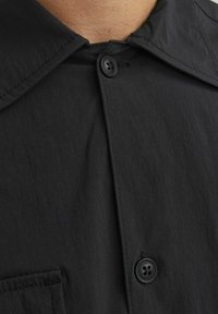 Jack & Jones RELAXED FIT - Hemd - black