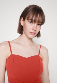 WAL G TALL MIDI DRESS - Vestido de malha - burnt orange