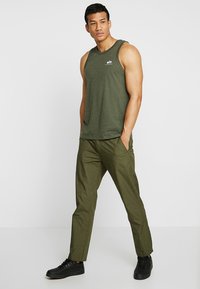 Alpha Industries SMALL LOGO TANK - Top - dark oliv