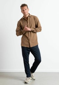 Clean Cut Copenhagen STRETCH  - Camisa elegante - brown